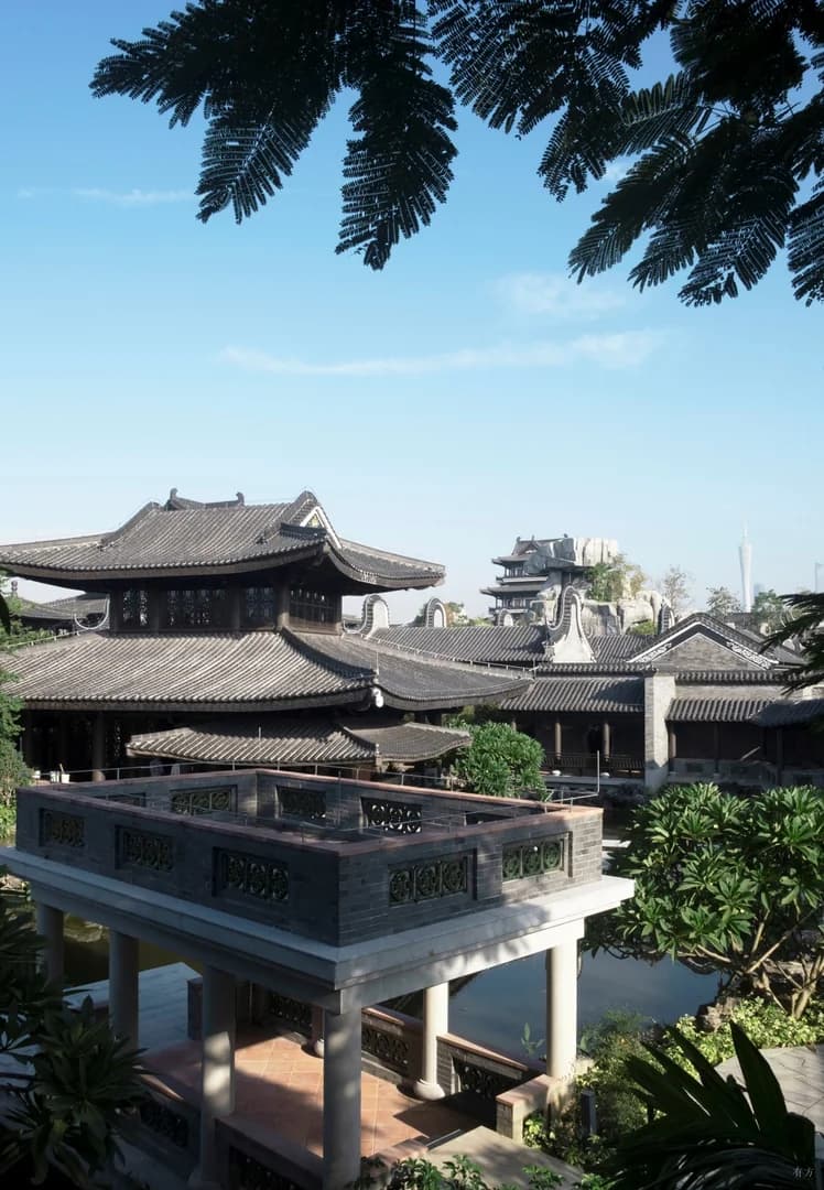 Ландшафтное оформление культурного центра с элементами водного ландшафта