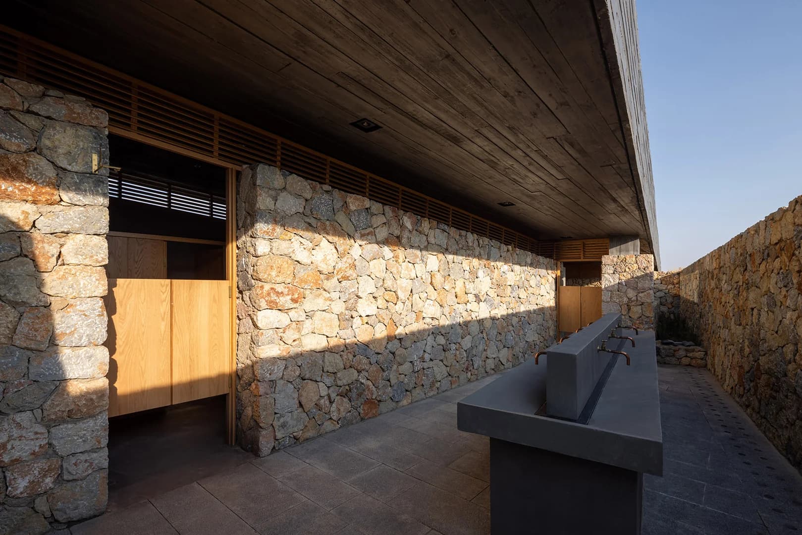 Экологическая станция у озера Эрхай