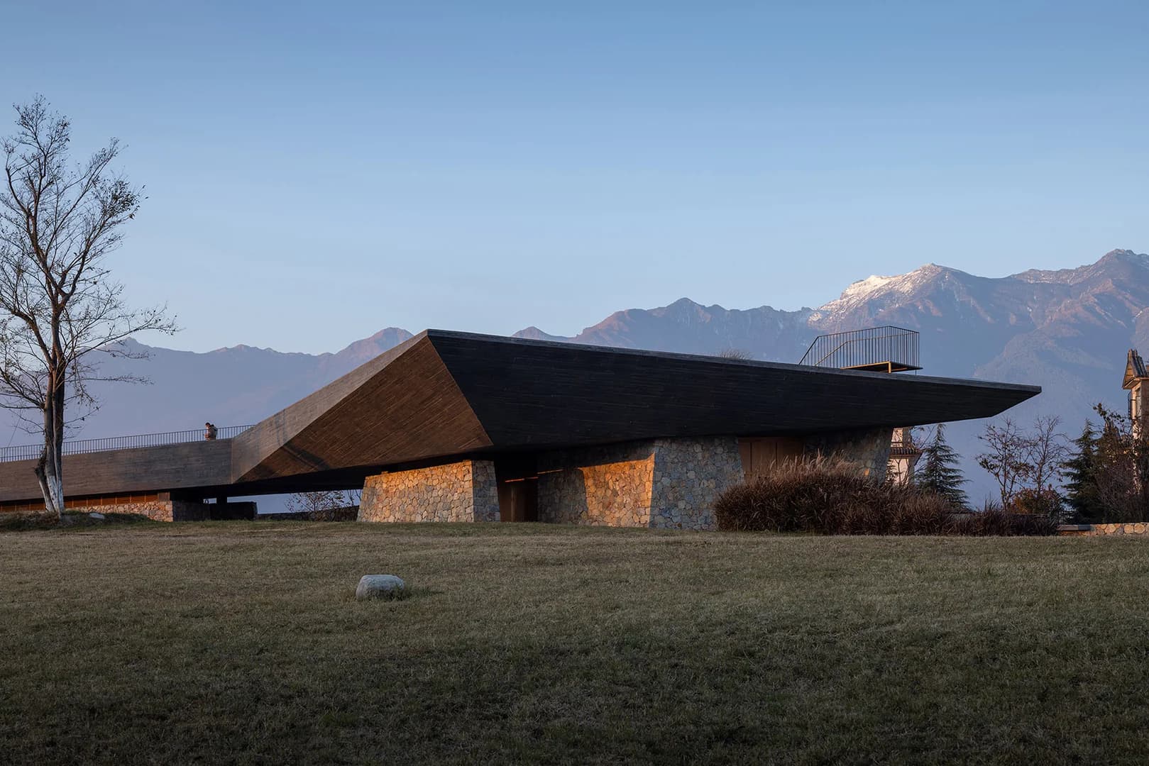 Экологическая станция у озера Эрхай