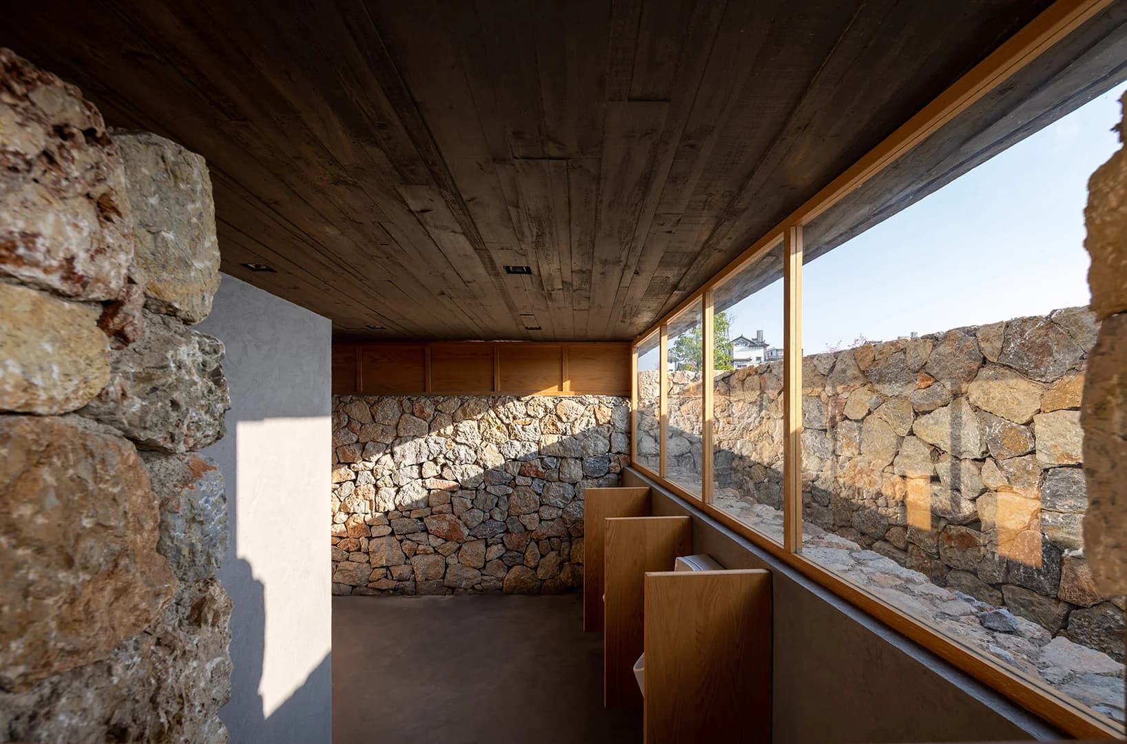 Экологическая станция у озера Эрхай