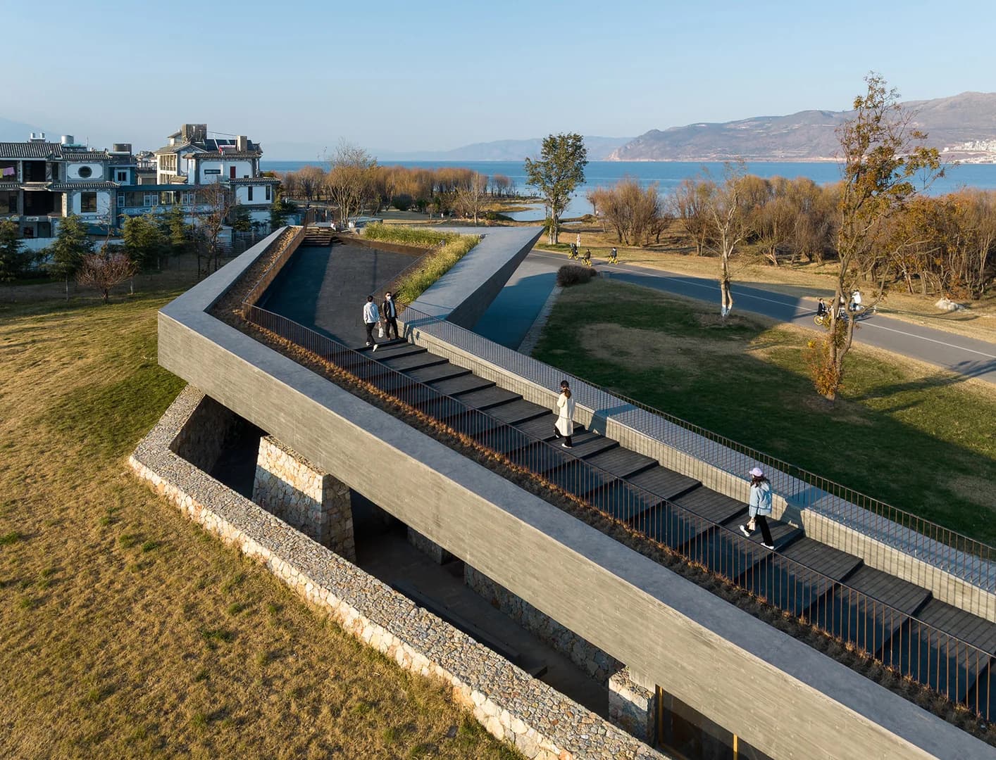 Экологическая станция у озера Эрхай