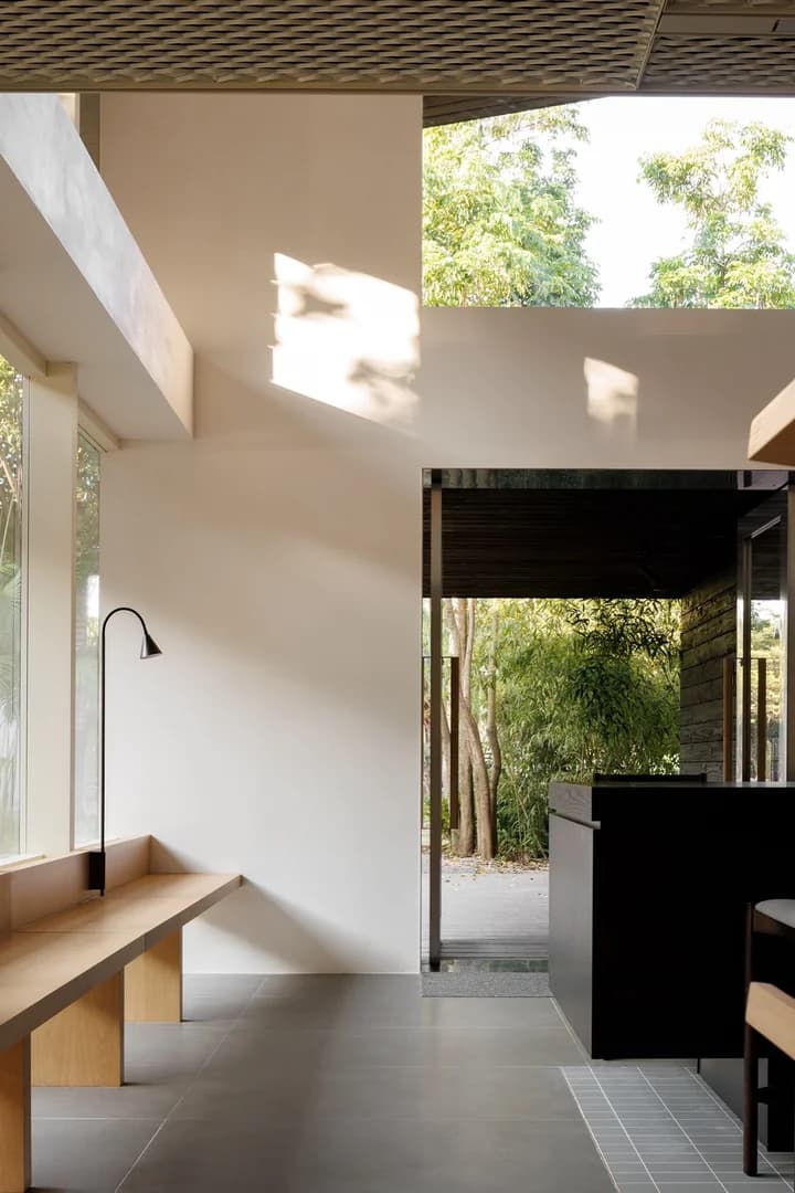 Басao: Белая Цапля