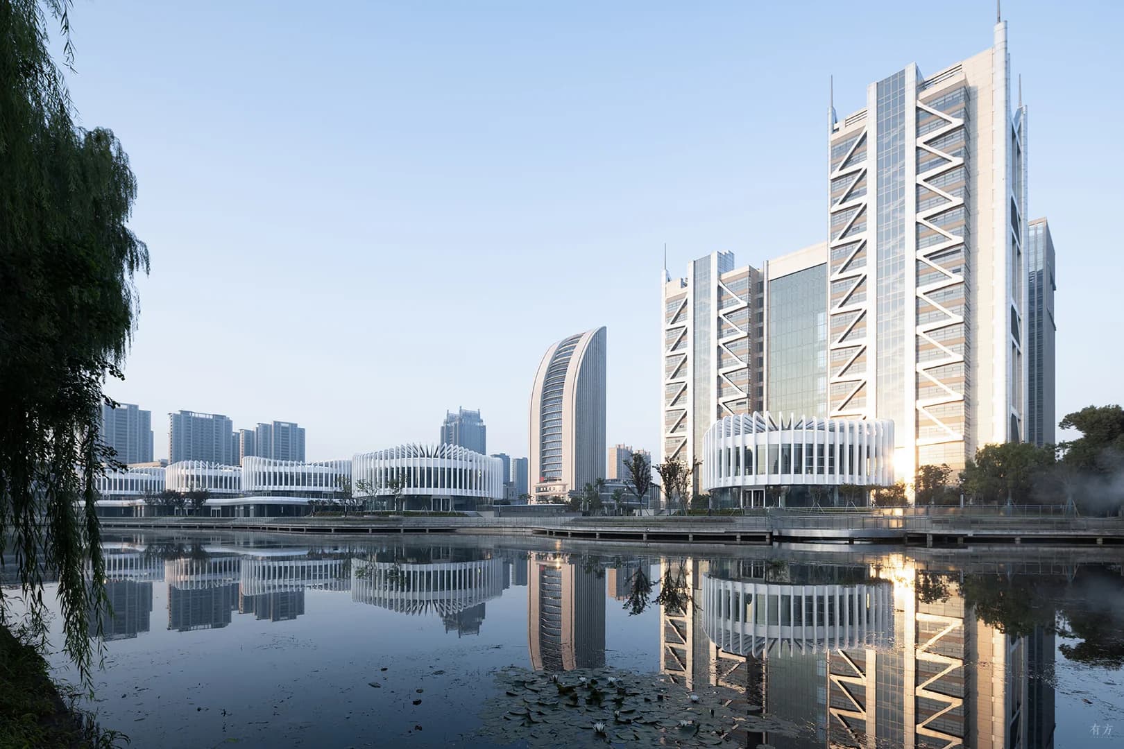 Ланхуа Гэ — Искусство на набережной