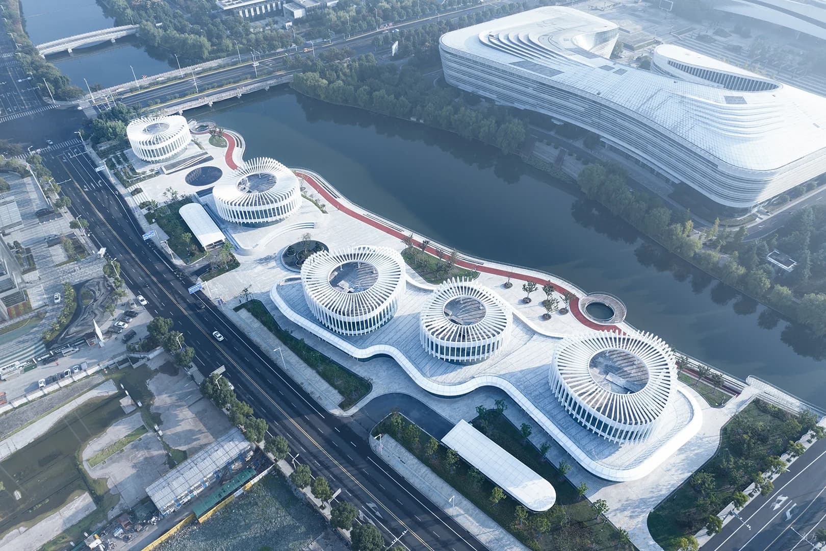 Ланхуа Гэ — Искусство на набережной