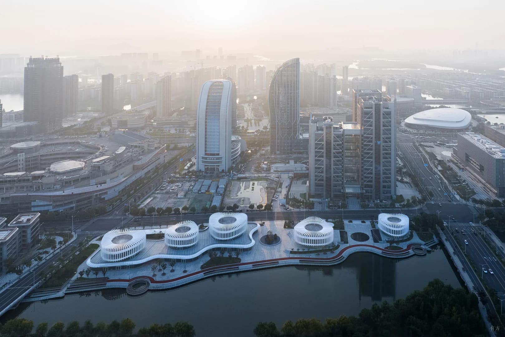 Ланхуа Гэ — Искусство на набережной