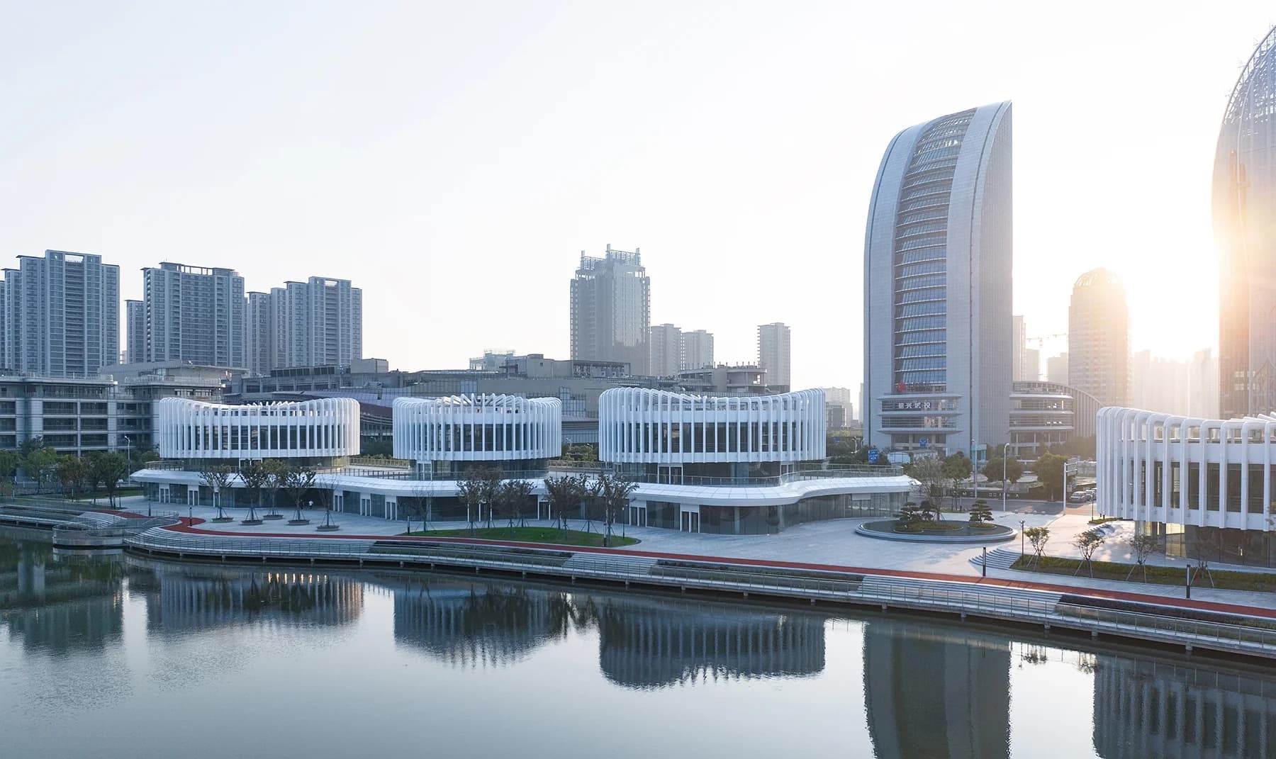 Ланхуа Гэ — Искусство на набережной