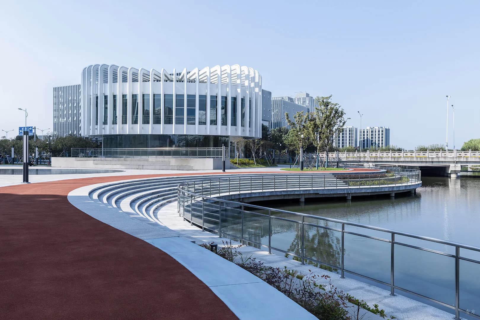 Ланхуа Гэ — Искусство на набережной