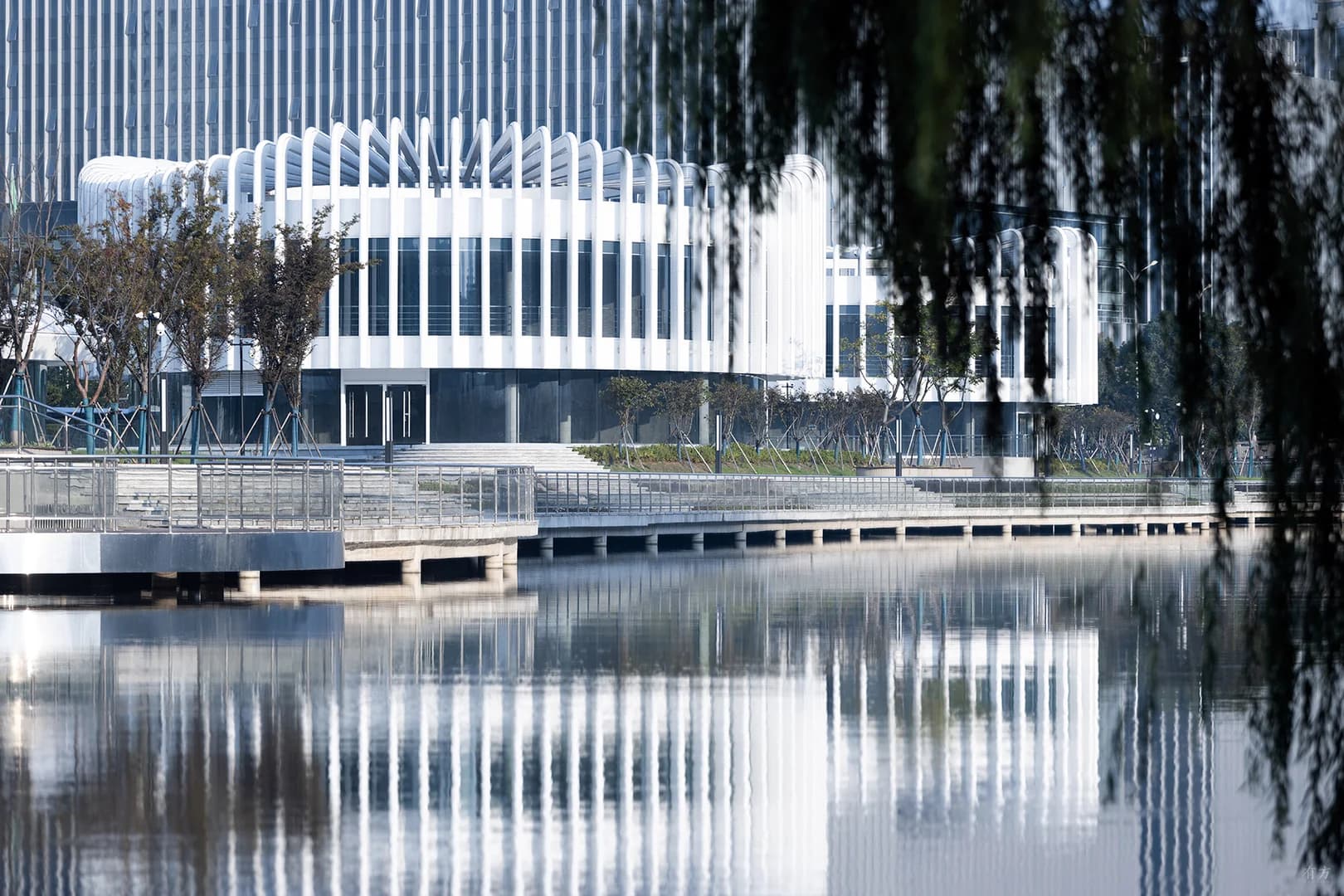 Ланхуа Гэ — Искусство на набережной