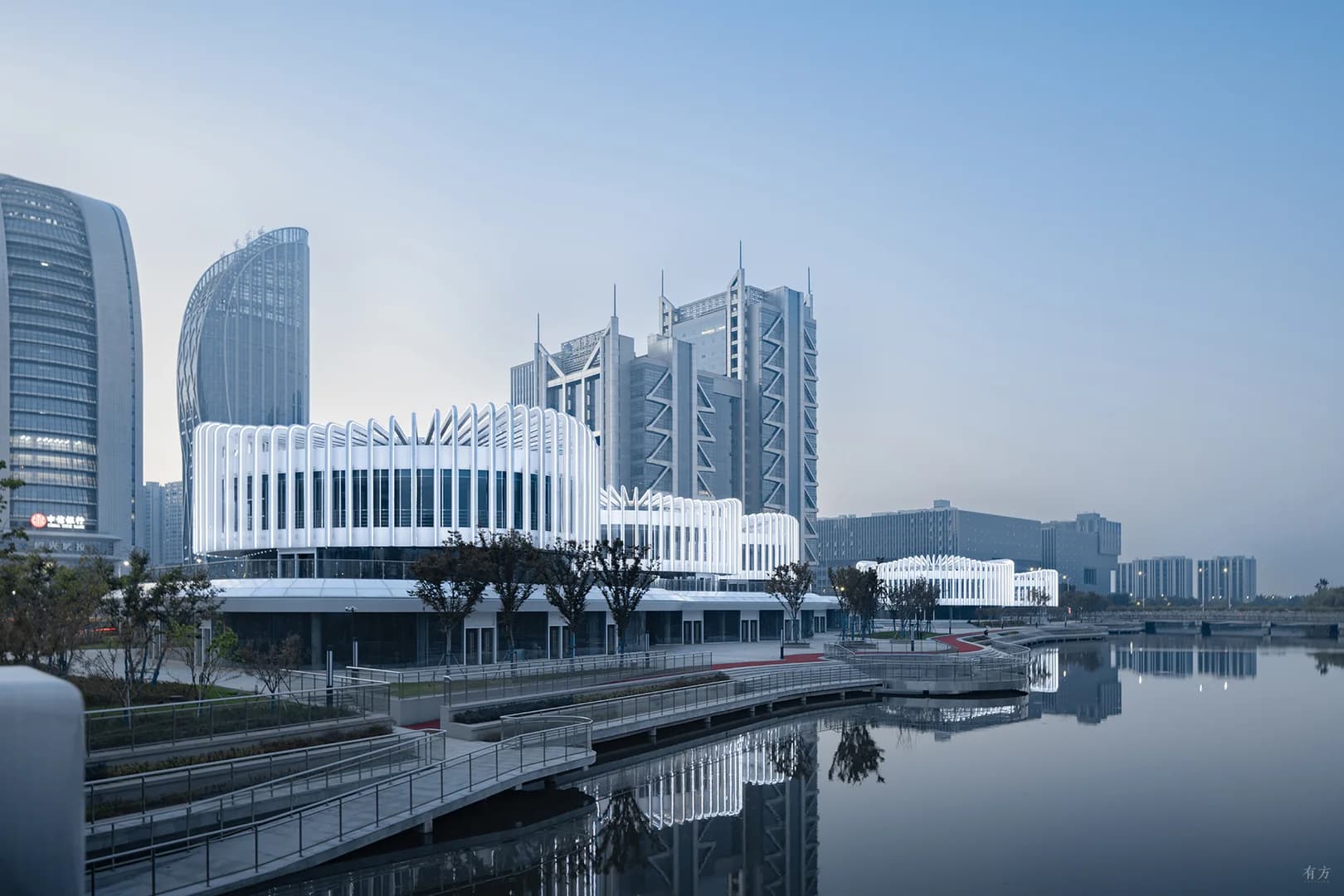 Ланхуа Гэ — Искусство на набережной