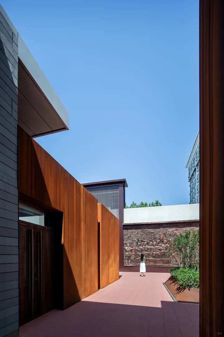 Реконструкция площади Пинъян