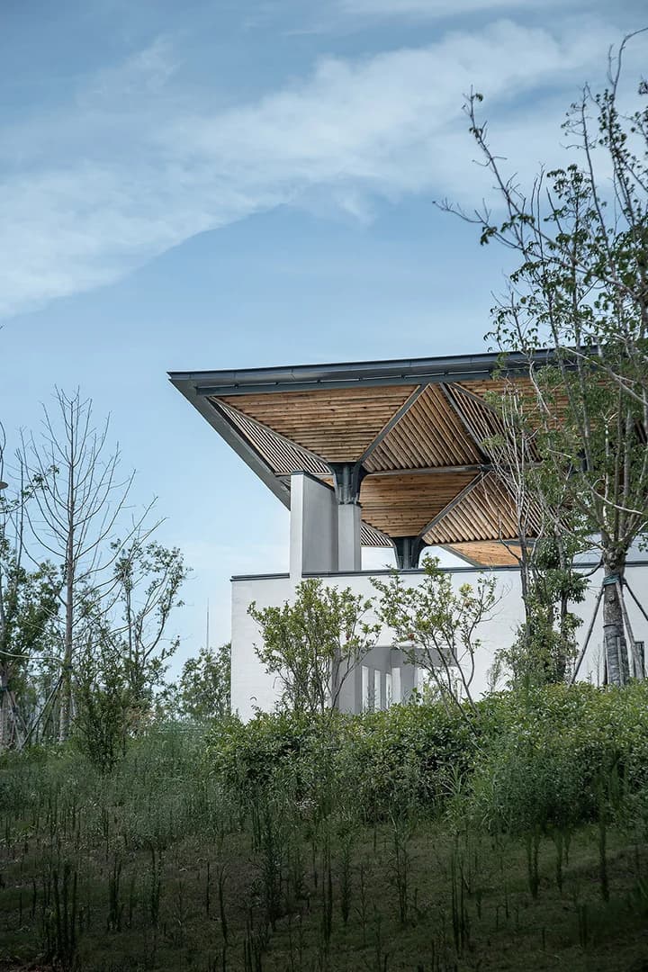 Парк "Уютный уголок на озере Чжан"