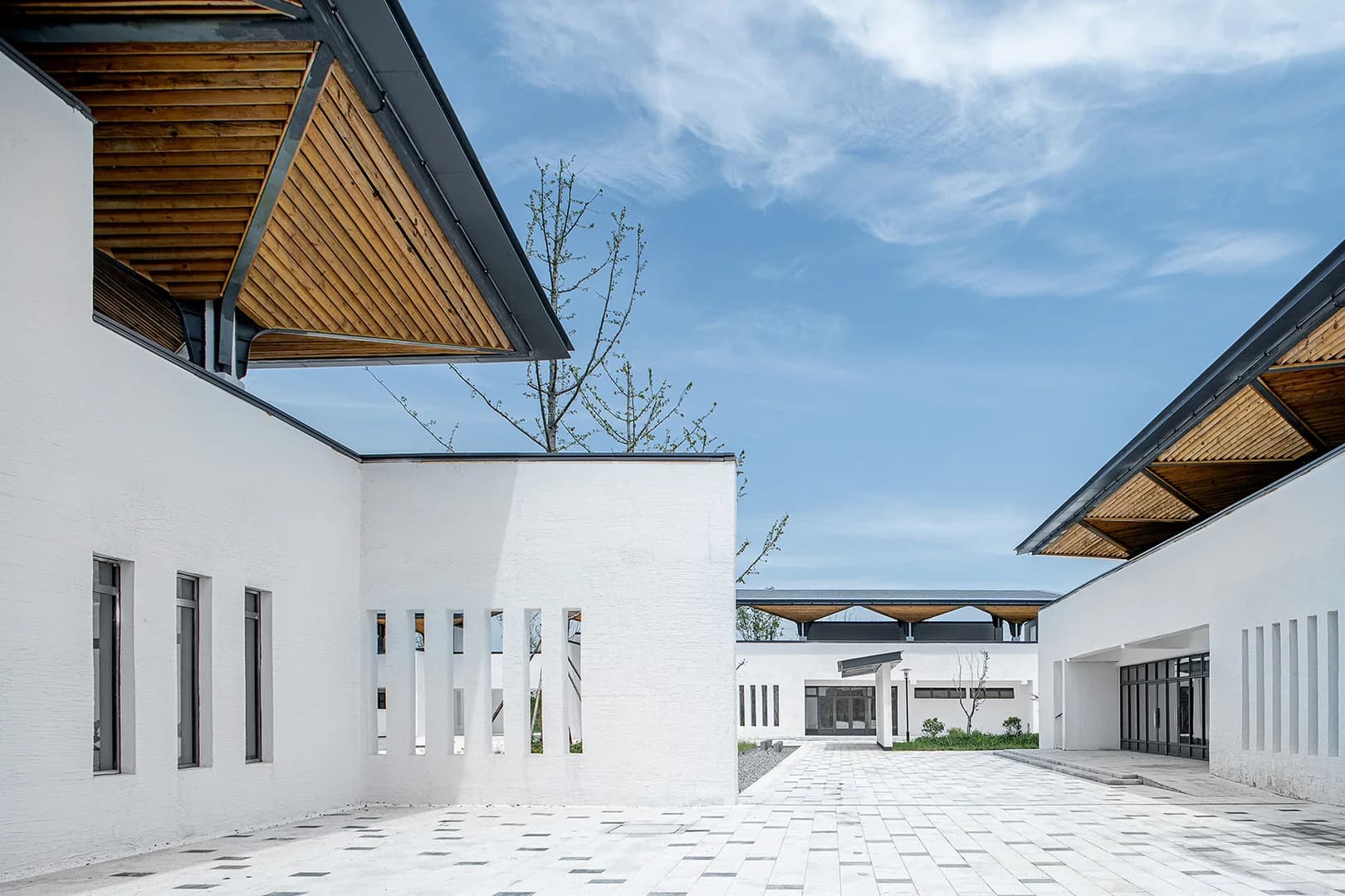 Парк "Уютный уголок на озере Чжан"