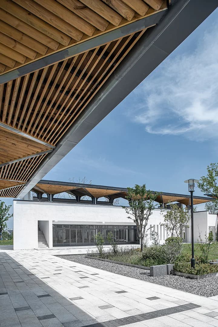 Парк "Уютный уголок на озере Чжан"