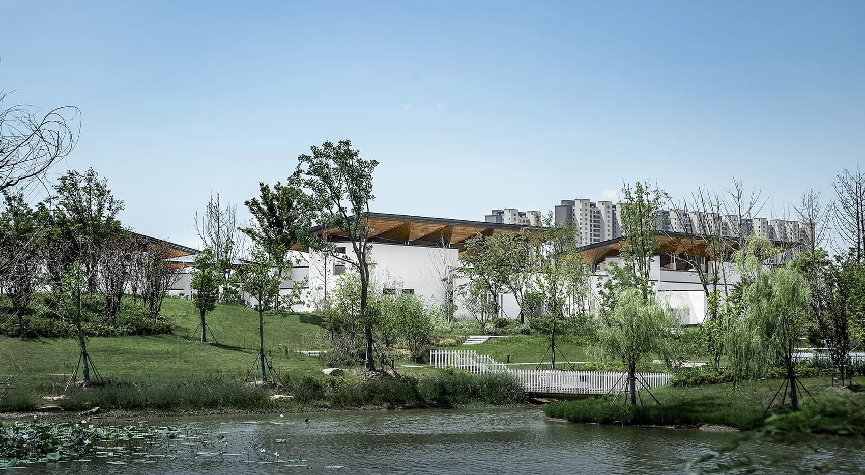 Парк "Уютный уголок на озере Чжан"