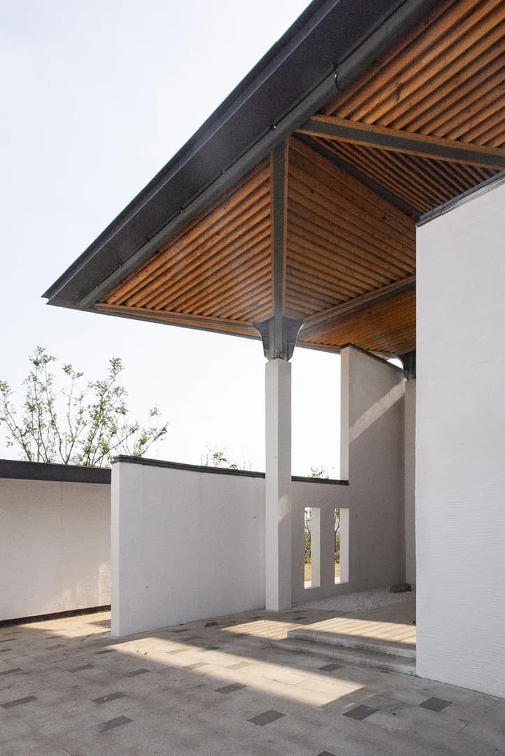 Парк "Уютный уголок на озере Чжан"