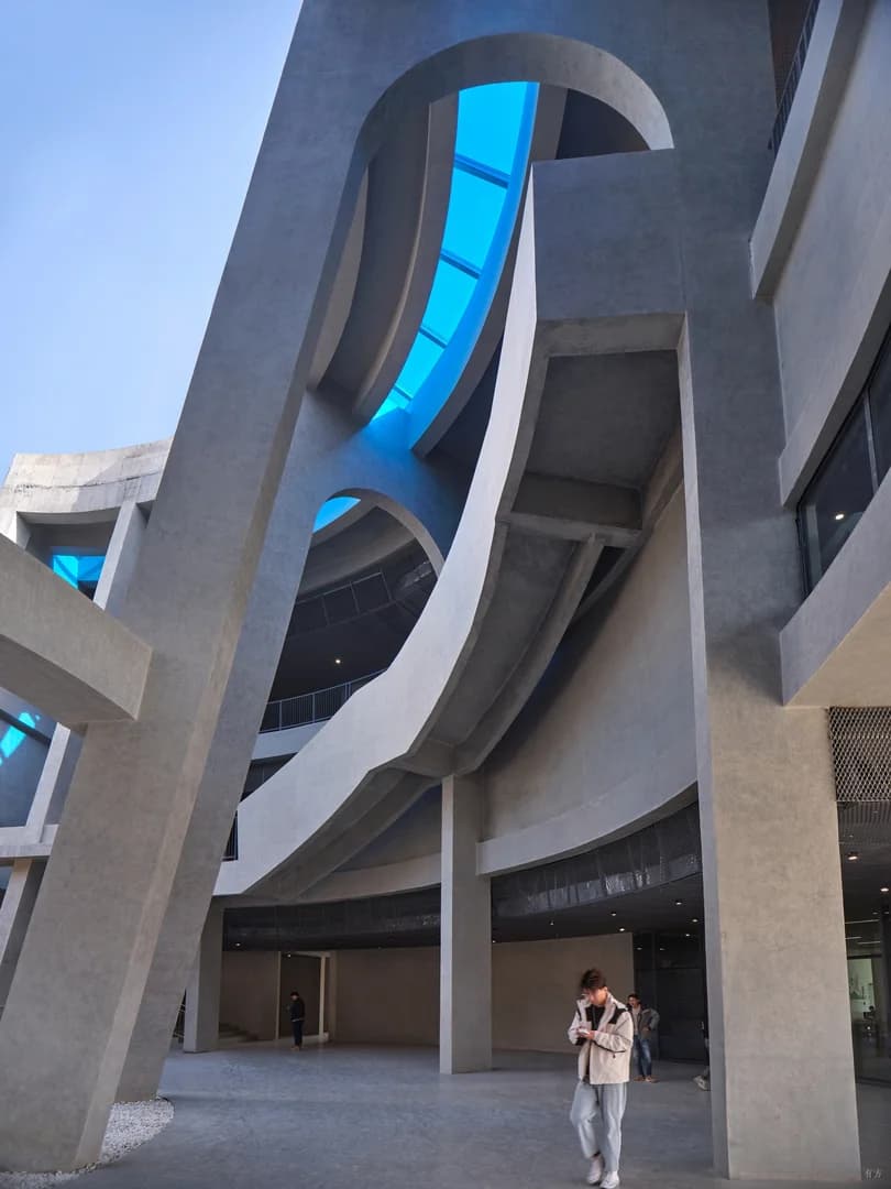 Международный образовательный центр в Цзиндэчжэне