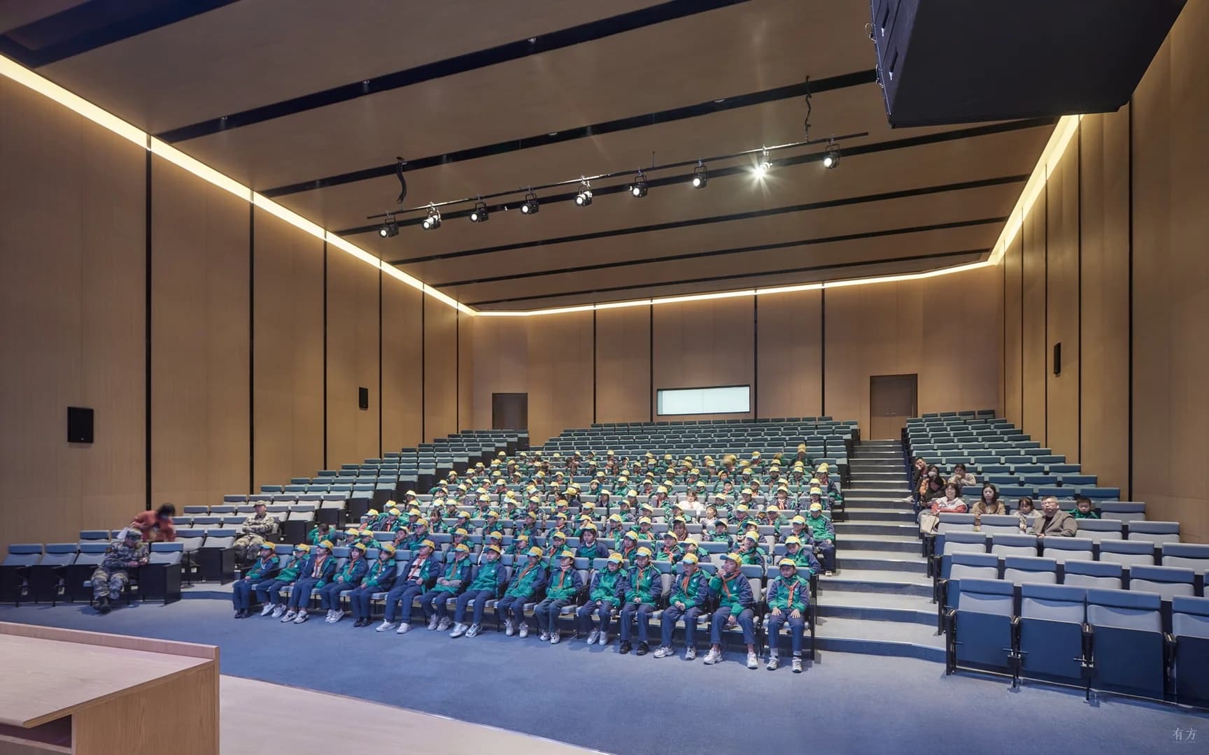 Международный образовательный центр в Цзиндэчжэне