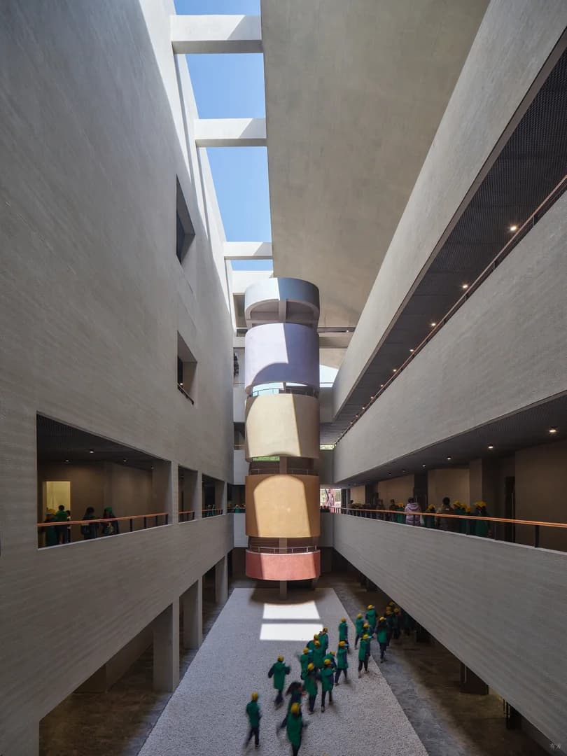 Международный образовательный центр в Цзиндэчжэне