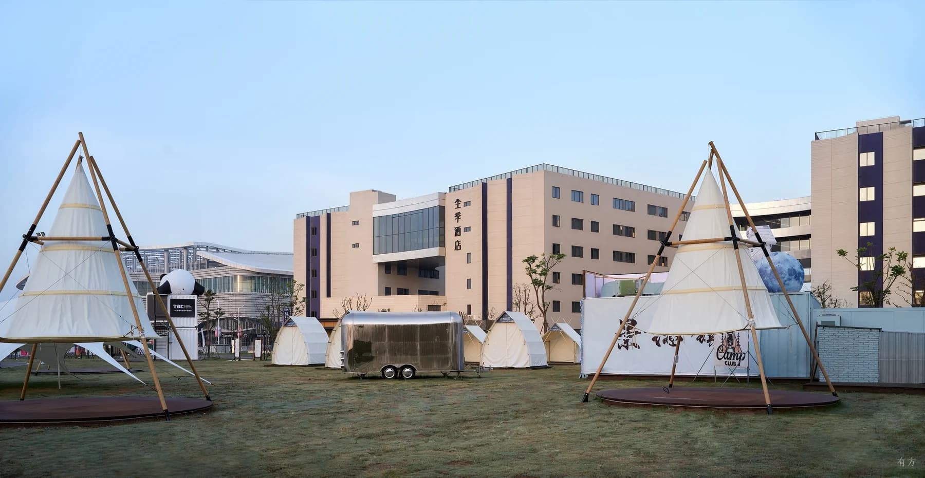 Международный образовательный центр в Цзиндэчжэне