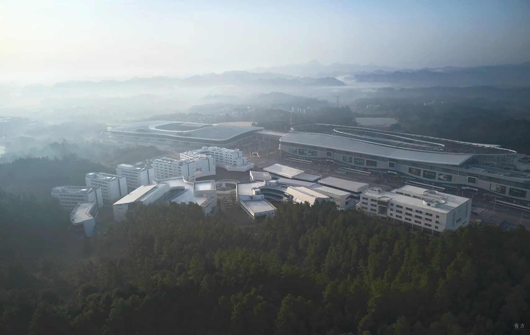 Международный образовательный центр в Цзиндэчжэне