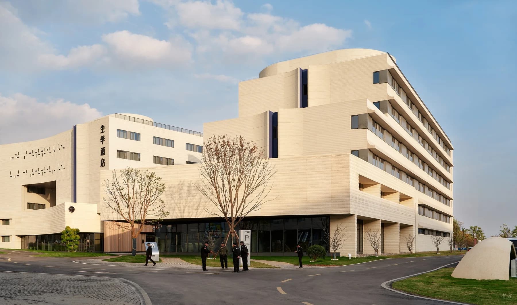 Международный образовательный центр в Цзиндэчжэне