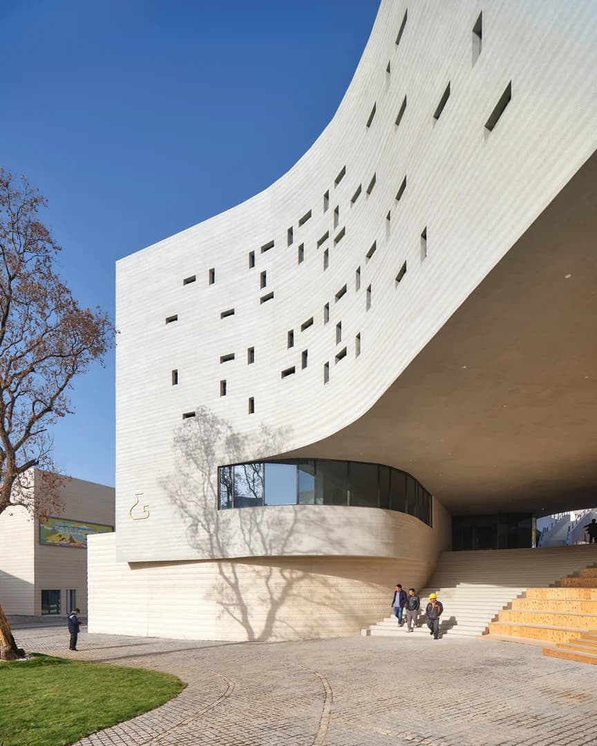 Международный образовательный центр в Цзиндэчжэне