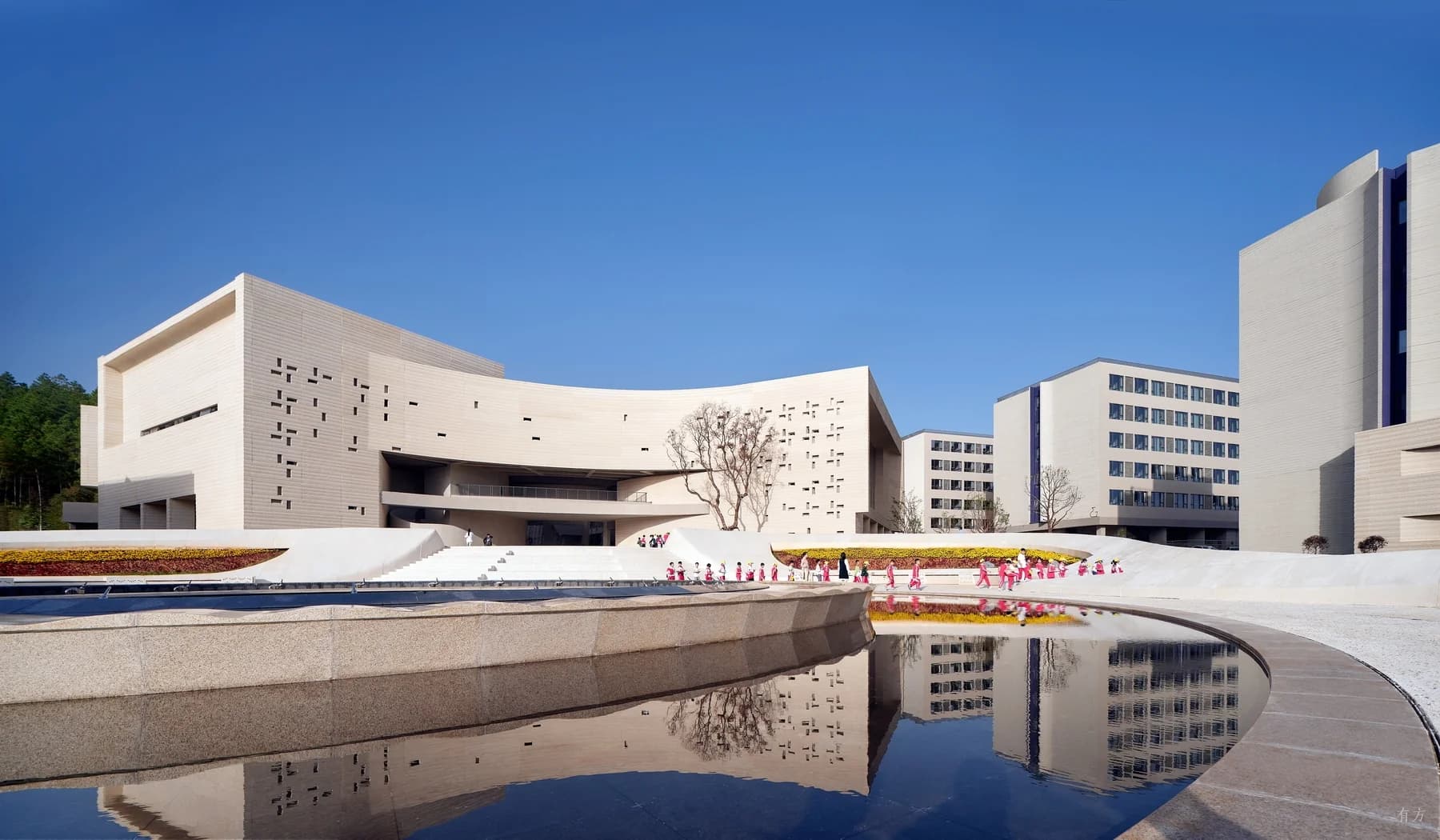 Международный образовательный центр в Цзиндэчжэне