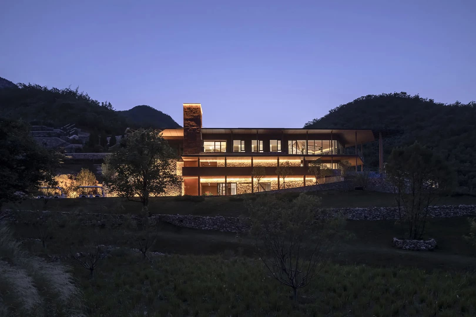 Парк памяти Андерс с облачным зеркалом