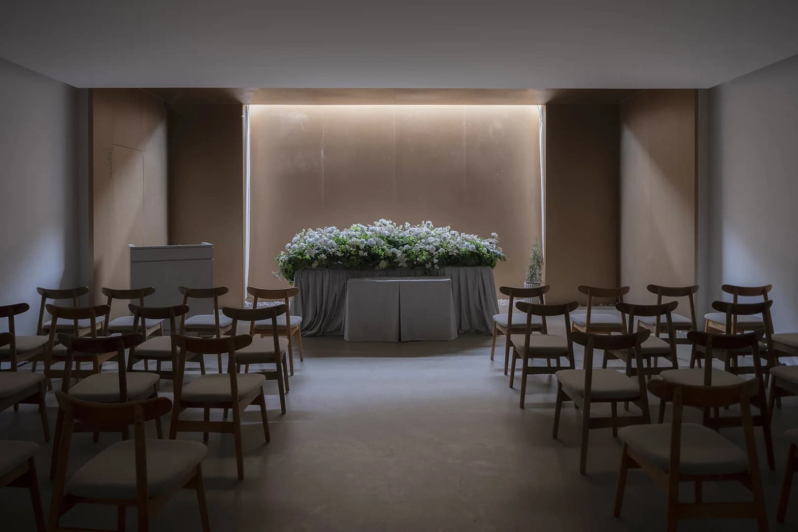 Парк памяти Андерс с облачным зеркалом