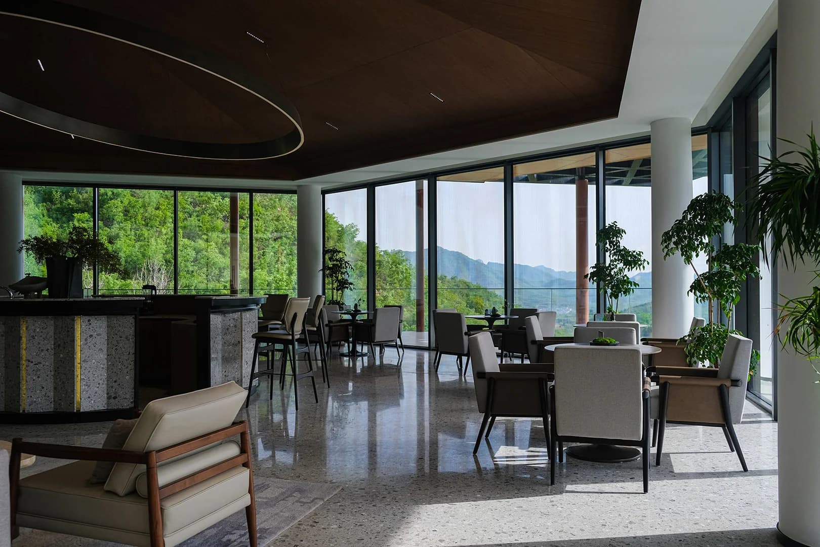 Парк памяти Андерс с облачным зеркалом