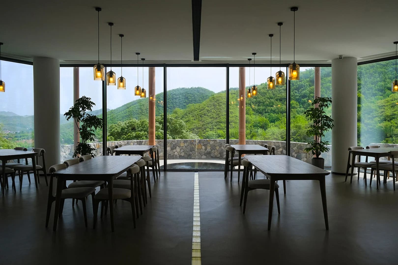 Парк памяти Андерс с облачным зеркалом