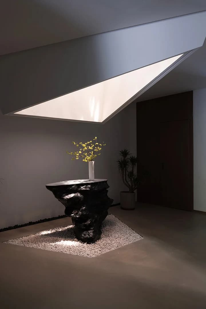 Парк памяти Андерс с облачным зеркалом