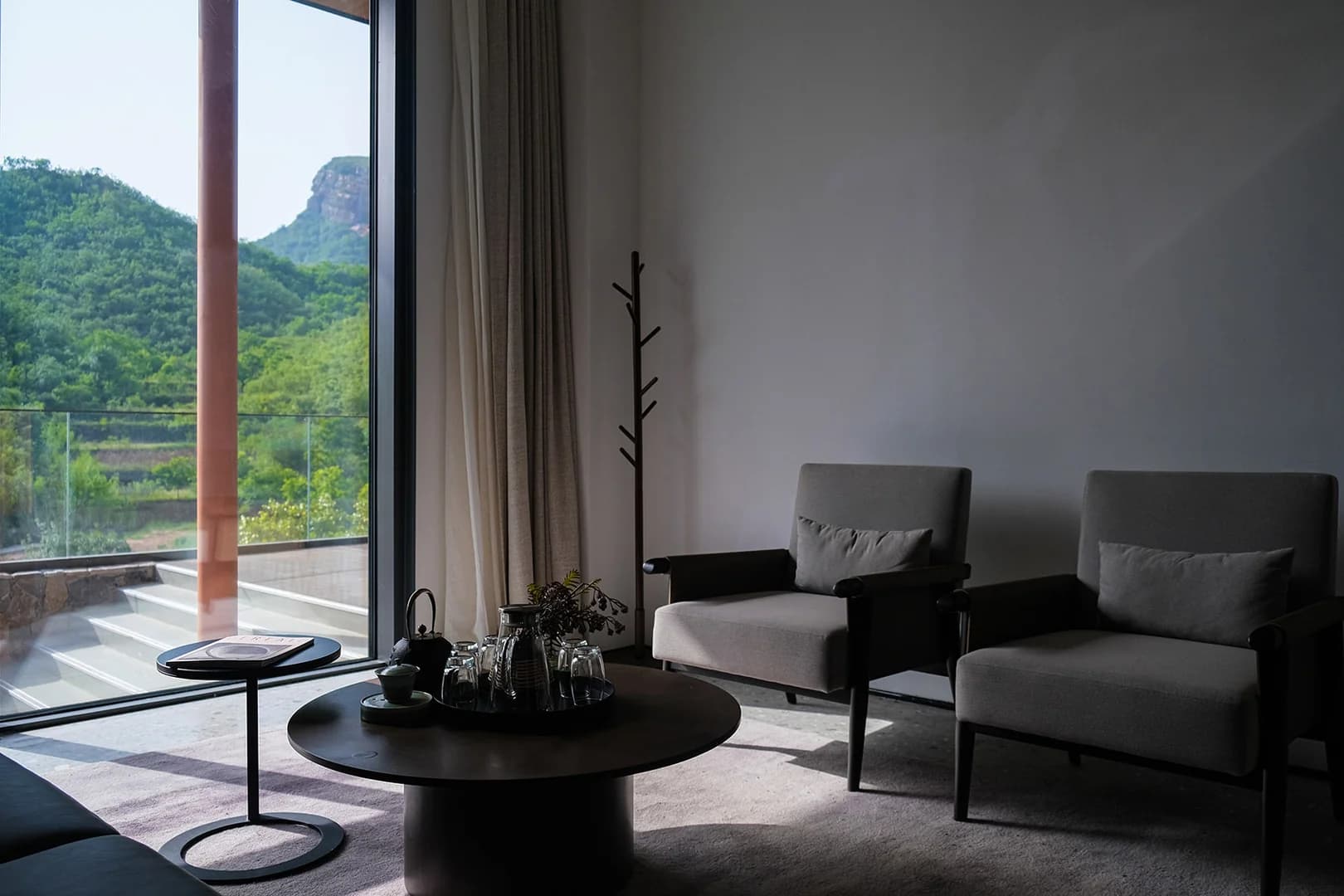 Парк памяти Андерс с облачным зеркалом