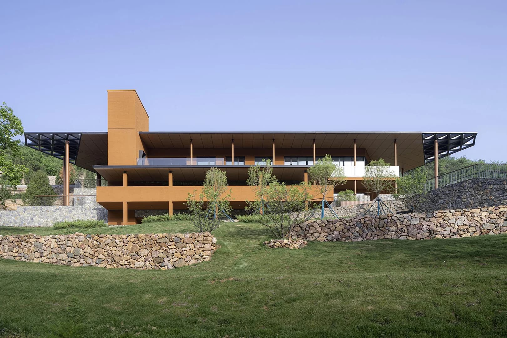 Парк памяти Андерс с облачным зеркалом