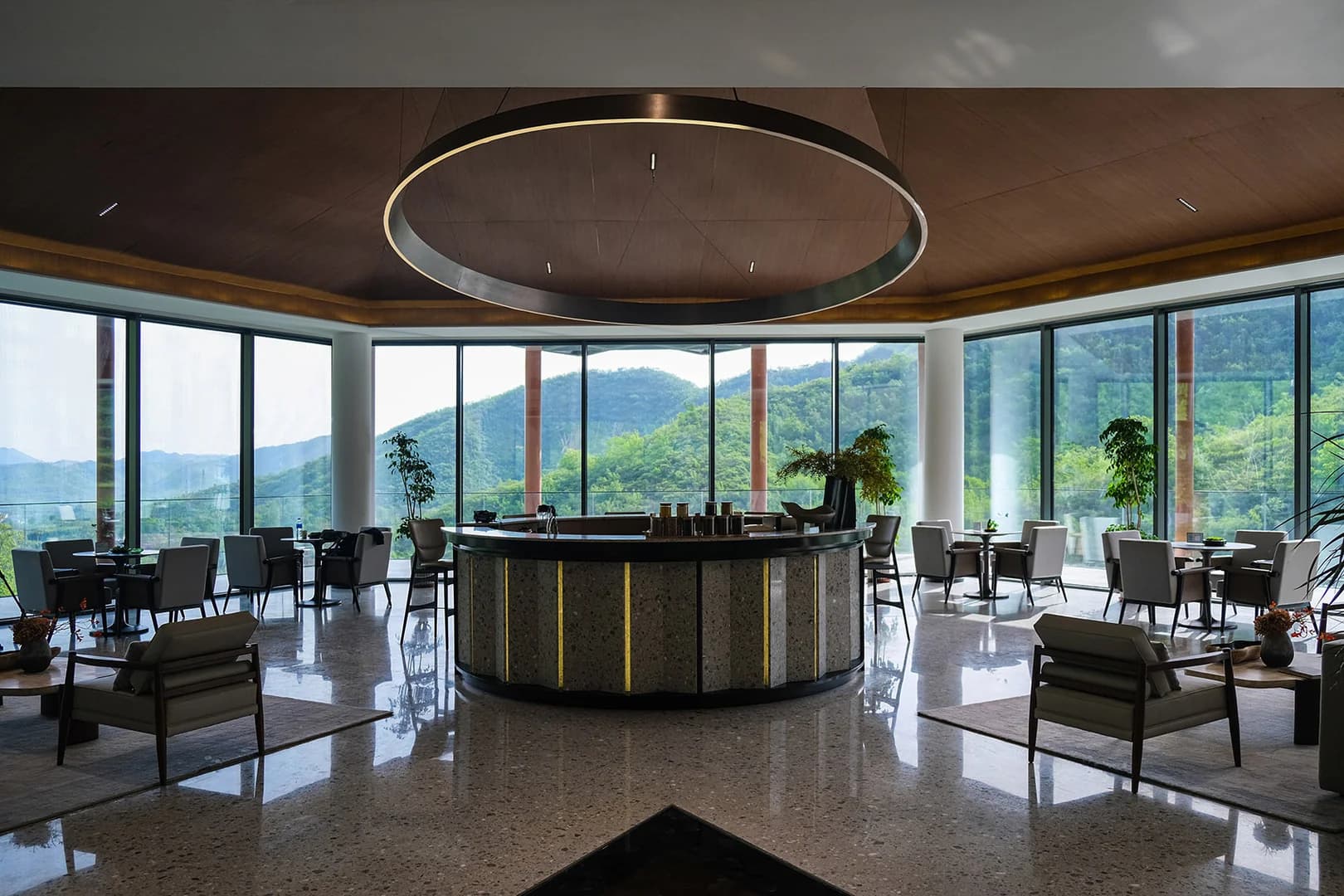 Парк памяти Андерс с облачным зеркалом