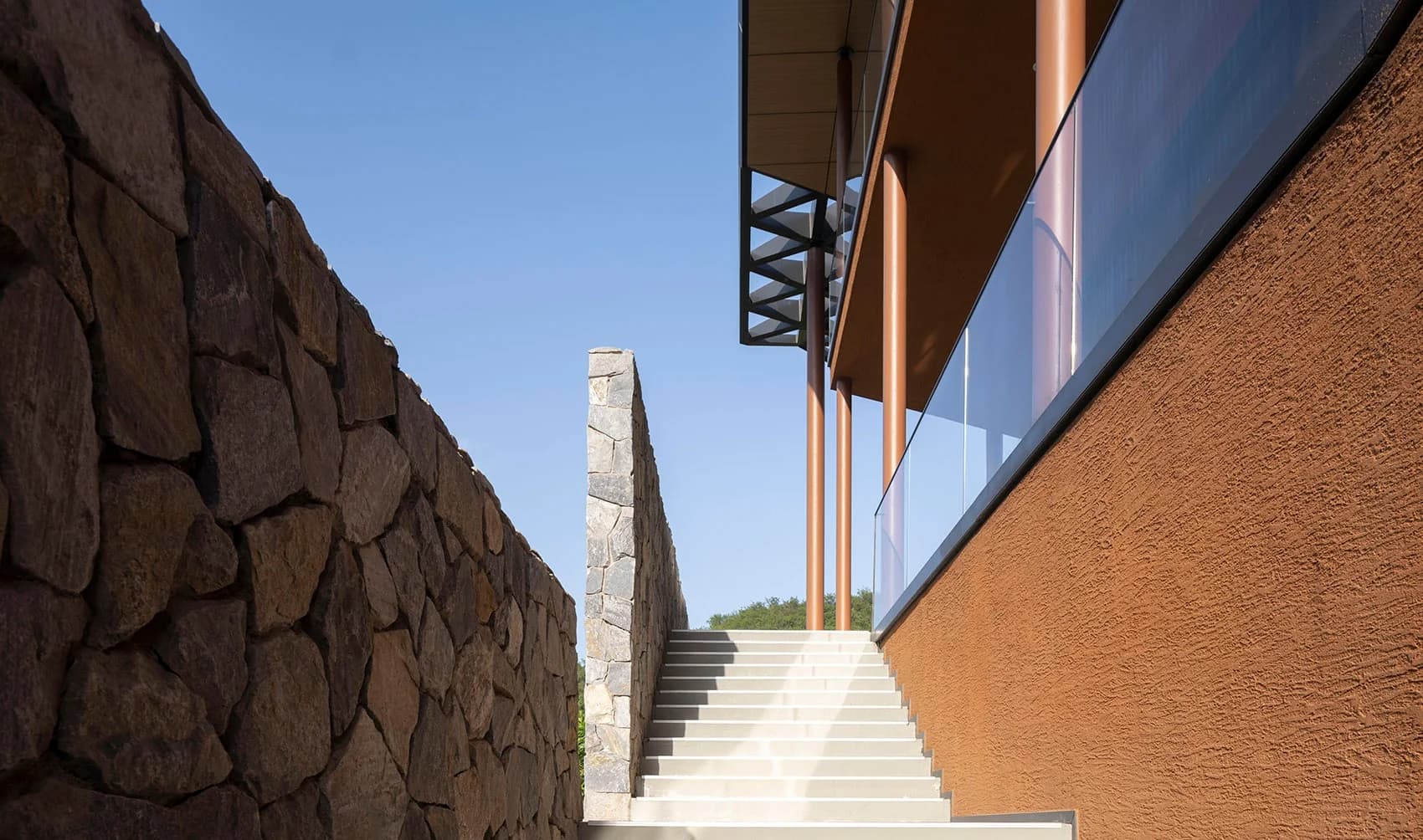 Парк памяти Андерс с облачным зеркалом