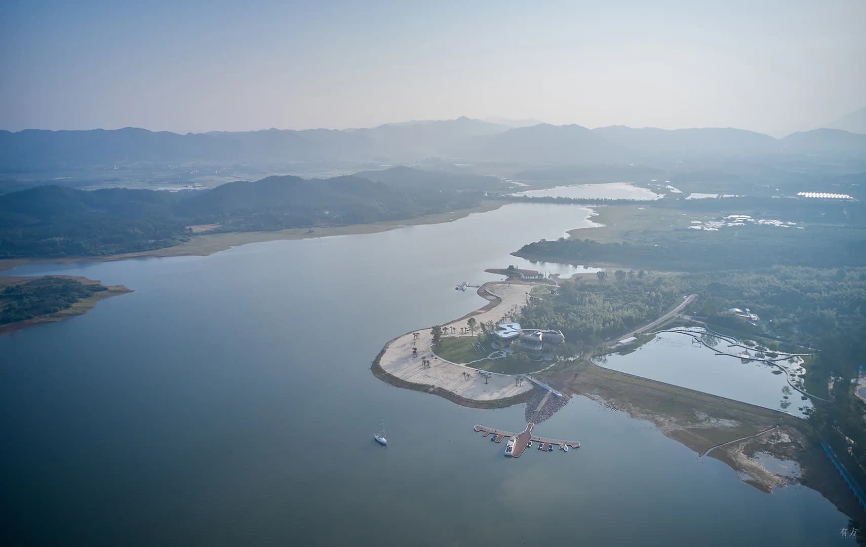 Центр посетителей у озера Байхэ