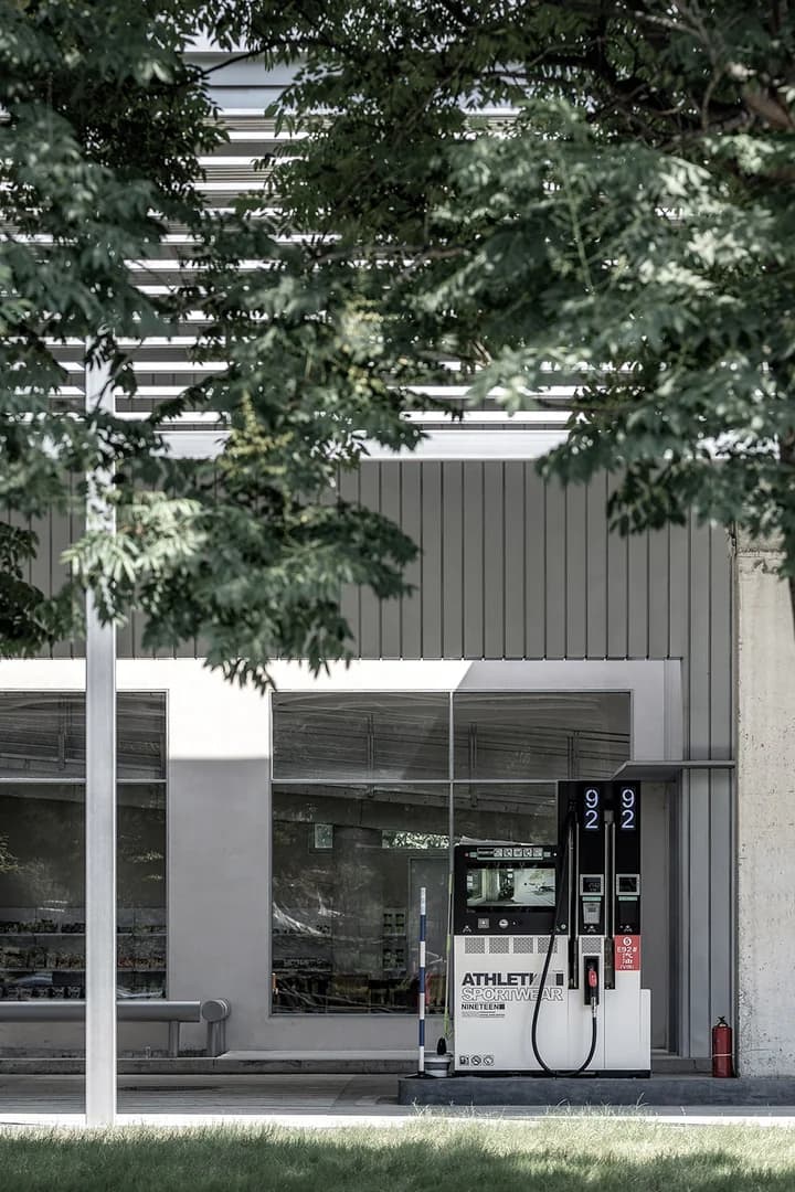 Музей и автозаправка в стиле Хуэйцзун