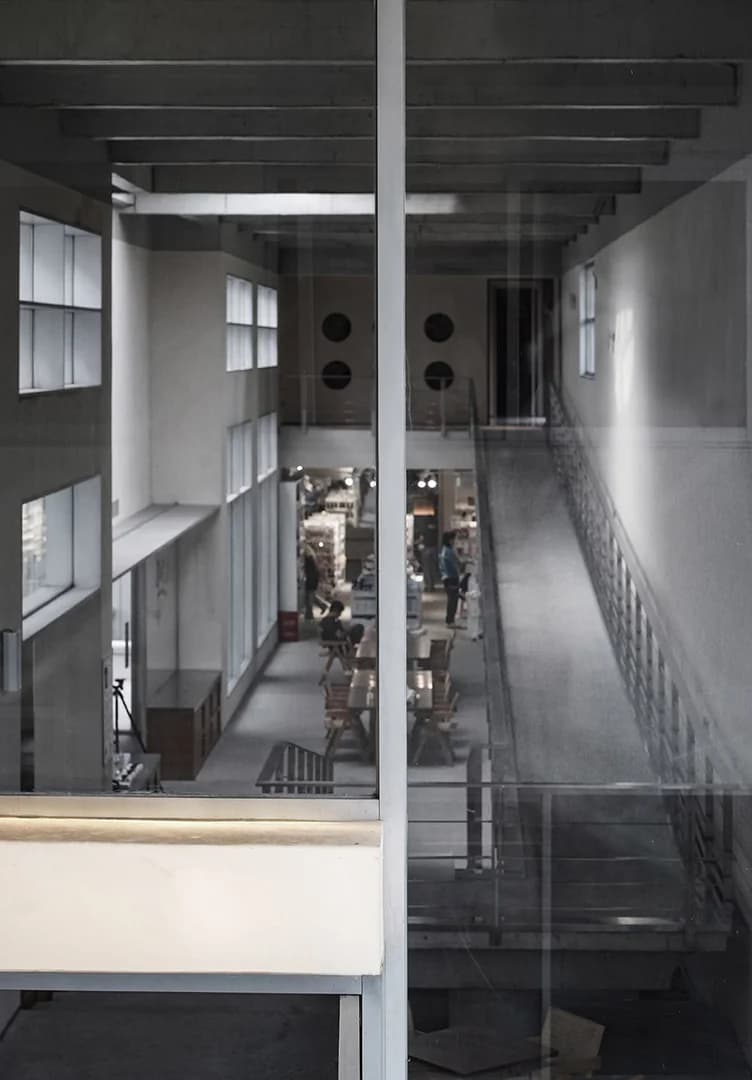 Музей и автозаправка в стиле Хуэйцзун