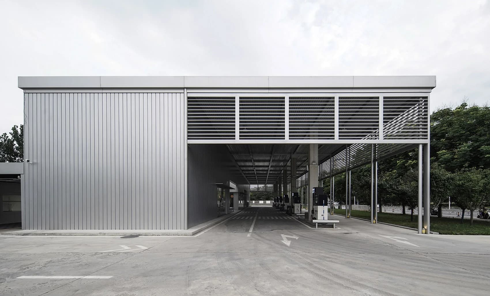 Музей и автозаправка в стиле Хуэйцзун