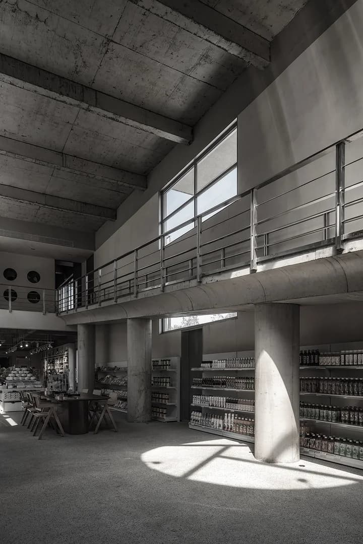 Музей и автозаправка в стиле Хуэйцзун