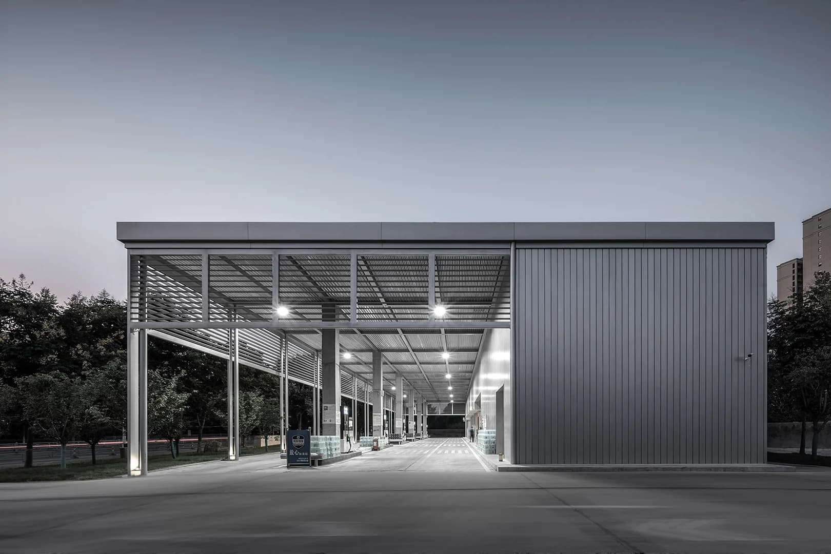 Музей и автозаправка в стиле Хуэйцзун