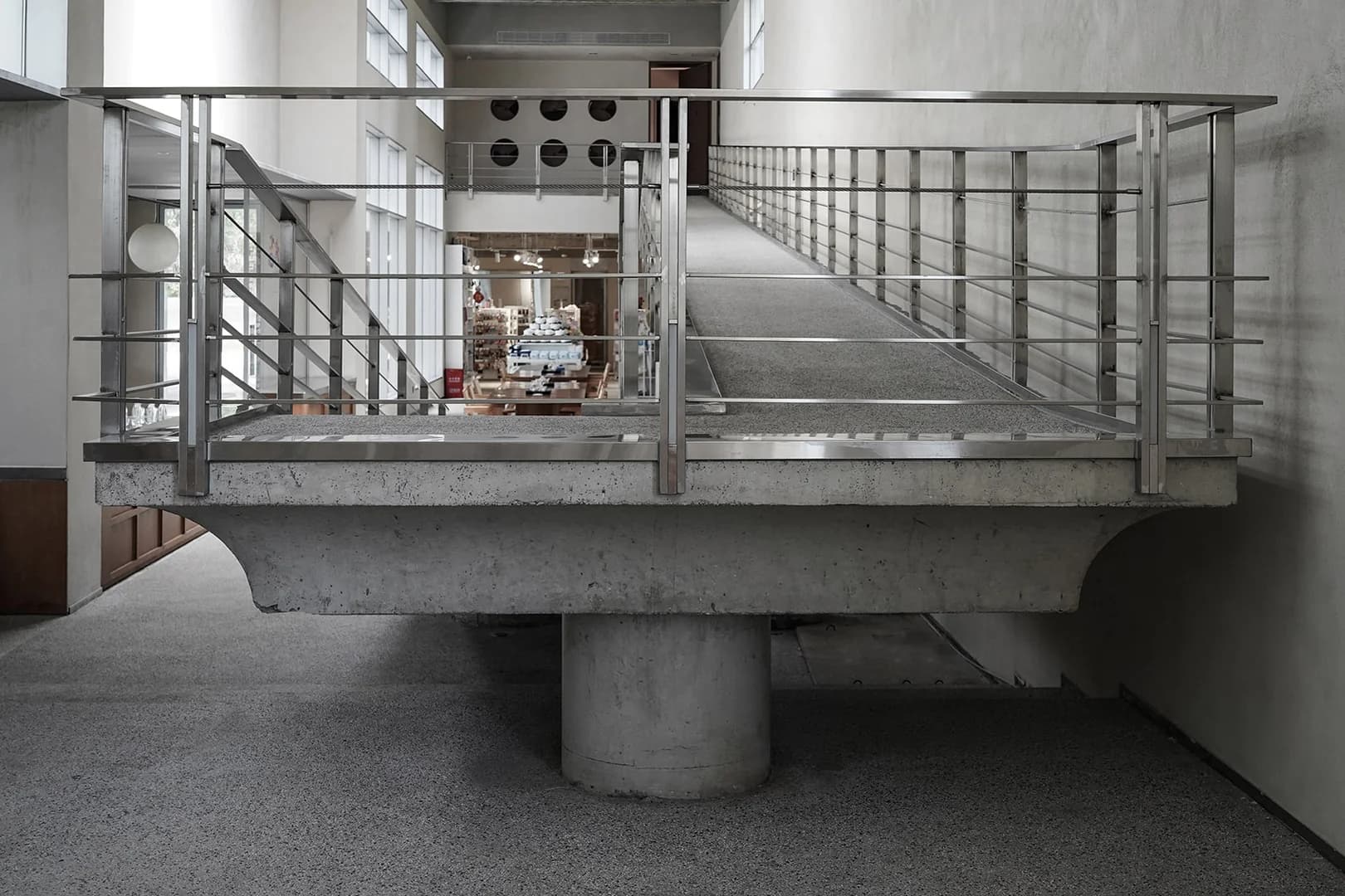 Музей и автозаправка в стиле Хуэйцзун