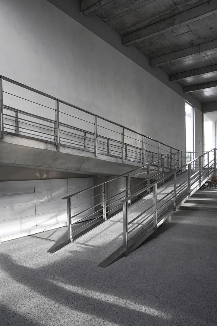 Музей и автозаправка в стиле Хуэйцзун