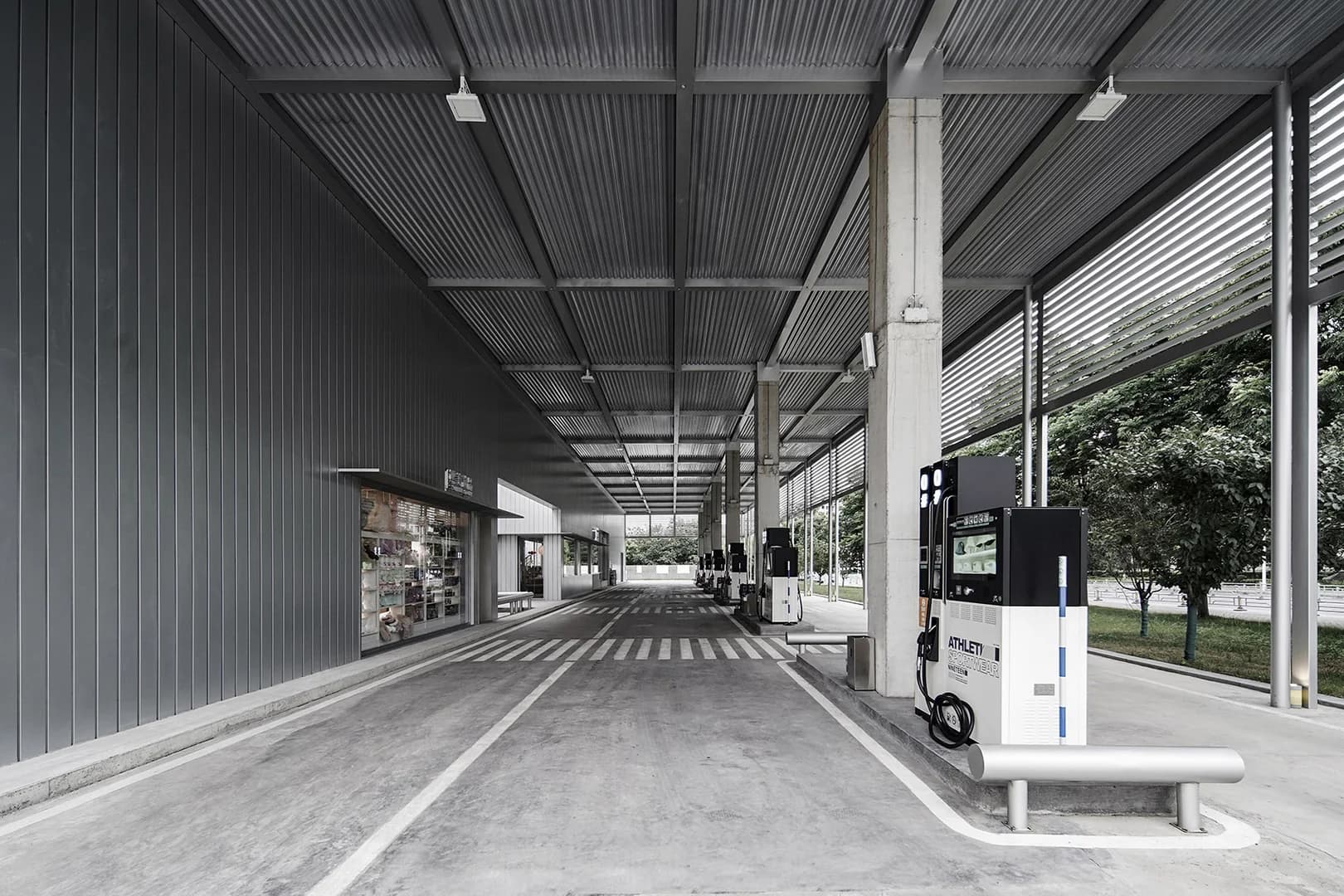 Музей и автозаправка в стиле Хуэйцзун