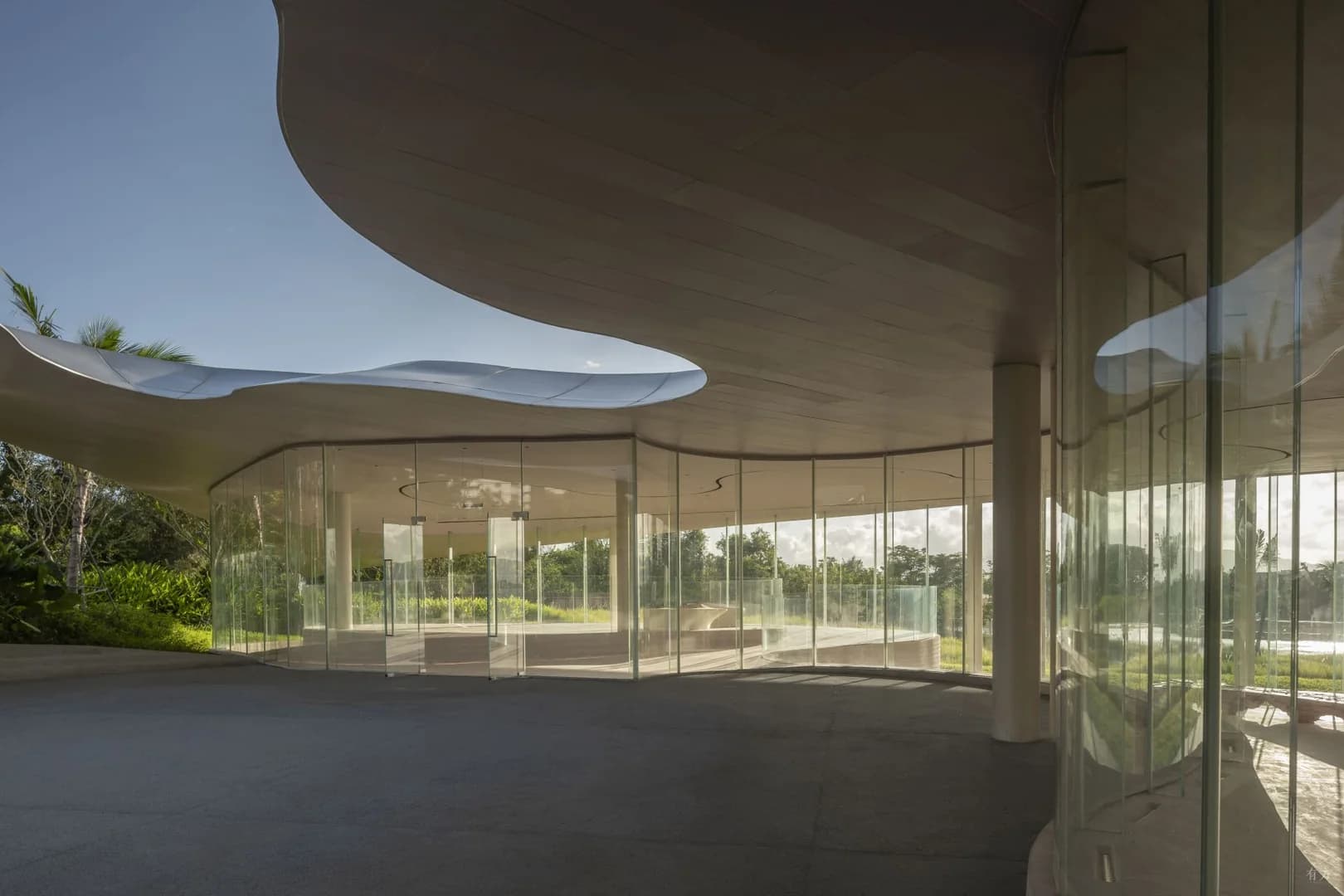 Зеленые просторы "Хайтан Сяо И"