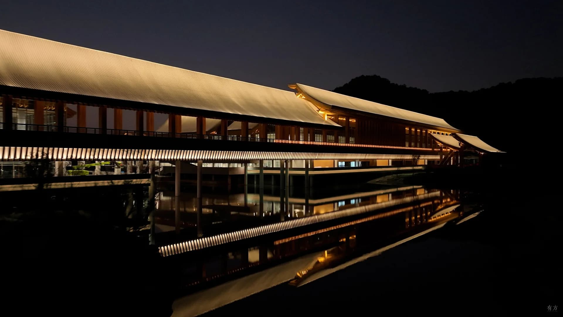 Международный конференц-центр: Рисовые поля и мосты