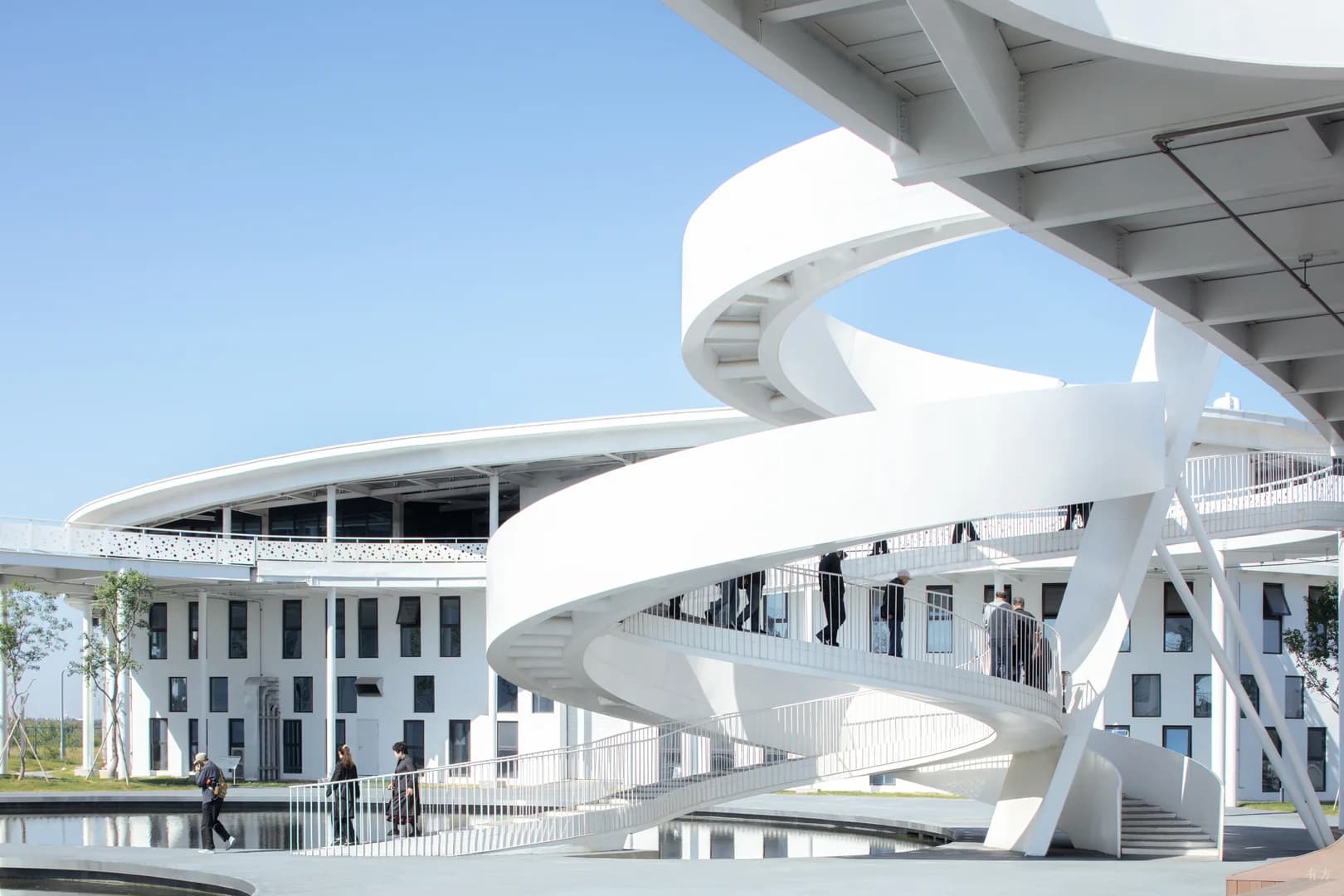 Поэтический ландшафт очистных сооружений