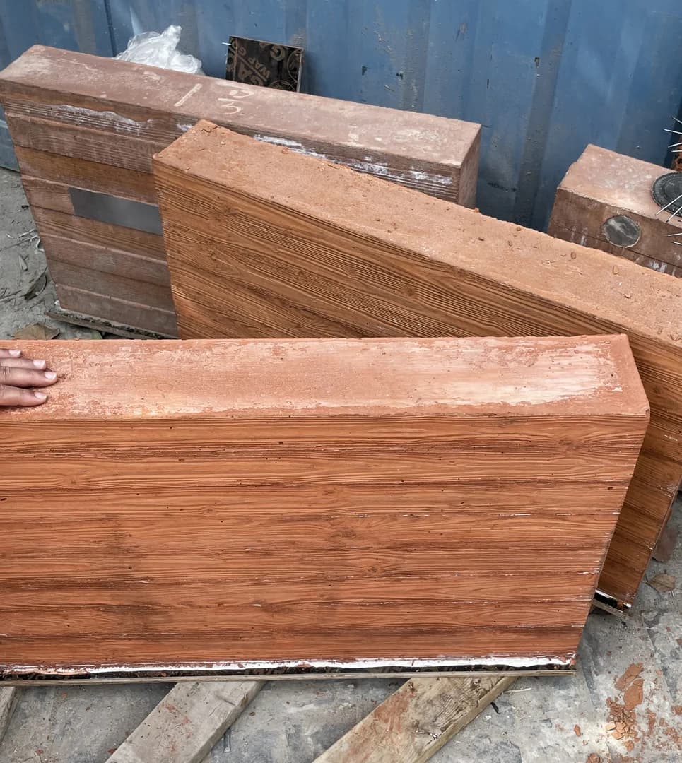 Красная коробка