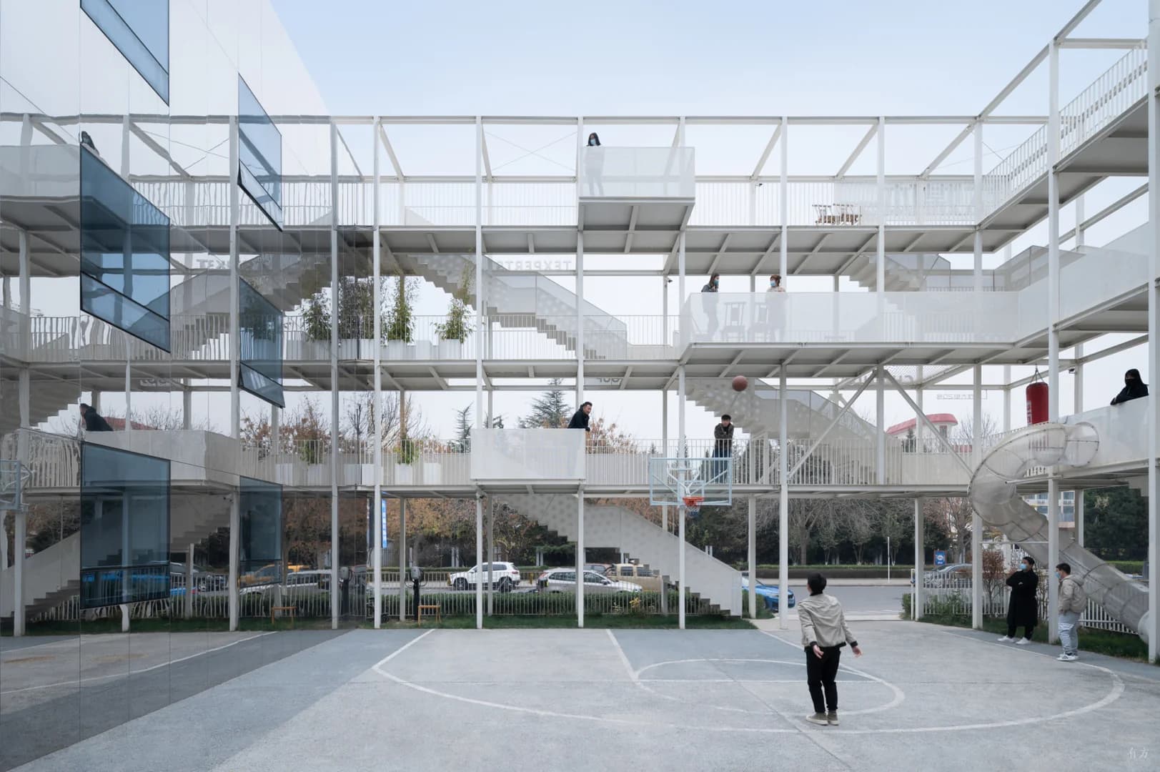 Парк с изгибами